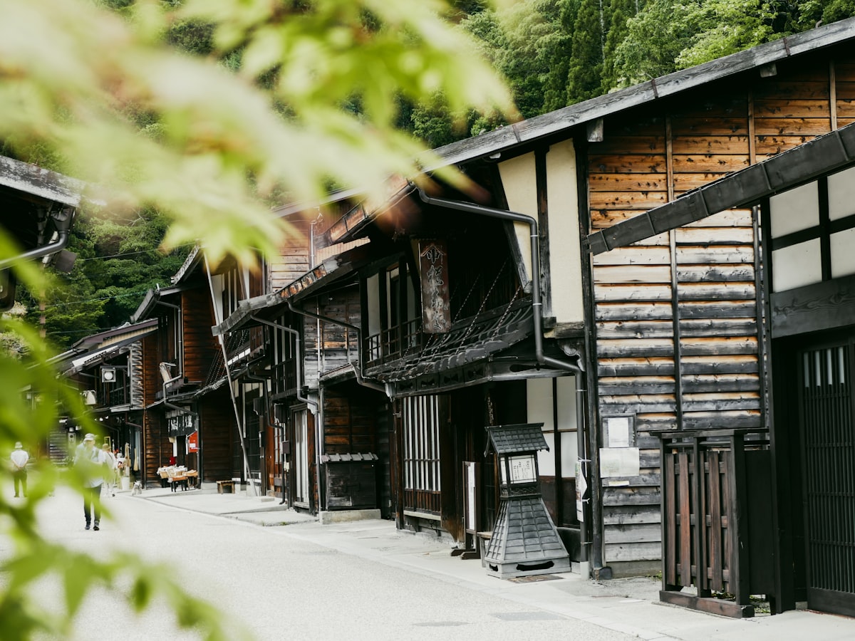 桑都の人々 —— 八王子を形づくった歴史的人物たち